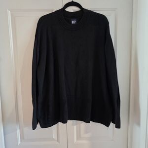 GAP Women's Black Crewneck Sweater